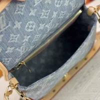 $72.00 USD Louis Vuitton AAA Quality Messenger Bags For Women #1332889