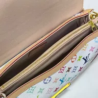 $82.00 USD Louis Vuitton AAA Quality Messenger Bags For Women #1332898