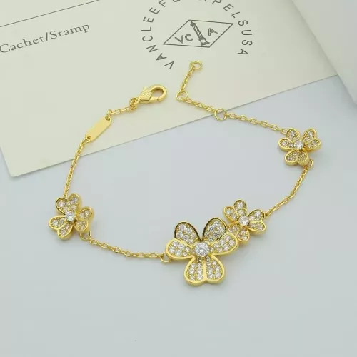 Van Cleef &amp; Arpels Bracelets For Women #1344028 $29.00 USD, Wholesale Replica Van Cleef &amp; Arpels Bracelets