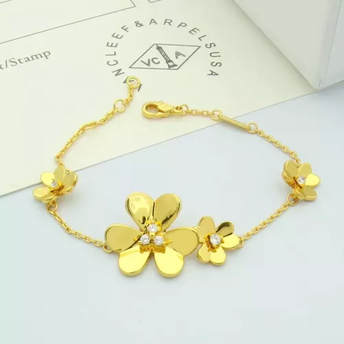 Van Cleef & Arpels Bracelets For Women #1351819