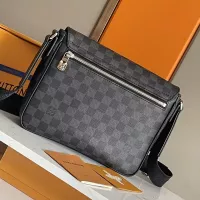 $132.00 USD Louis Vuitton AAA Man Messenger Bags #1349381
