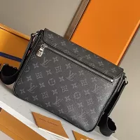 $132.00 USD Louis Vuitton AAA Man Messenger Bags #1349382