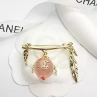 $38.00 USD Chanel Brooches For Women #1352370