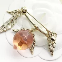 $38.00 USD Chanel Brooches For Women #1352370