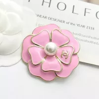 $32.00 USD Chanel Brooches For Women #1352371