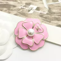 $32.00 USD Chanel Brooches For Women #1352371