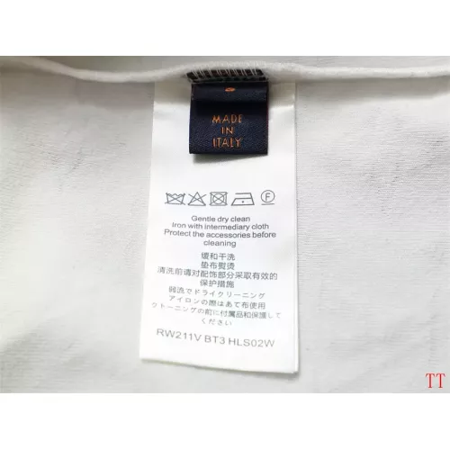 Replica Louis Vuitton LV T-Shirts Short Sleeved For Unisex #1355123 $39.00 USD for Wholesale