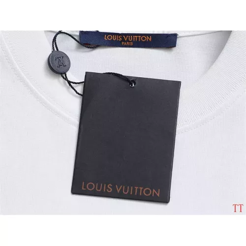 Replica Louis Vuitton LV T-Shirts Short Sleeved For Unisex #1355126 $39.00 USD for Wholesale
