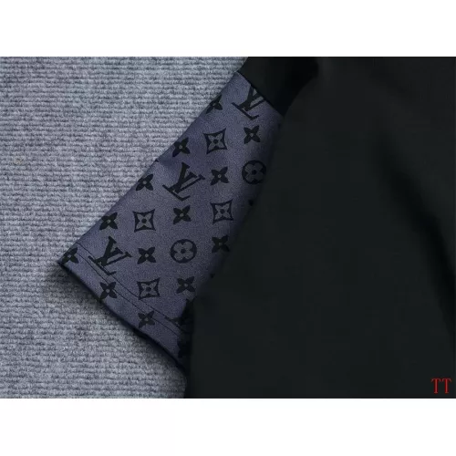Replica Louis Vuitton LV T-Shirts Short Sleeved For Unisex #1355127 $39.00 USD for Wholesale