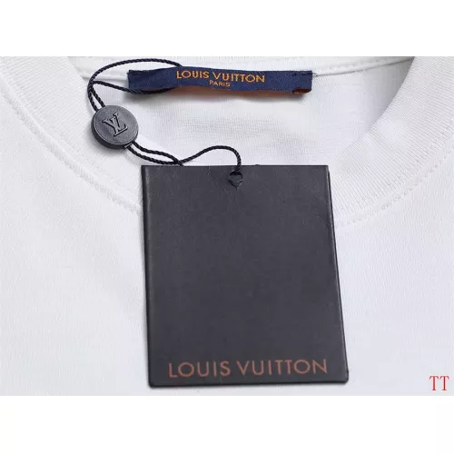 Replica Louis Vuitton LV T-Shirts Short Sleeved For Unisex #1355128 $39.00 USD for Wholesale