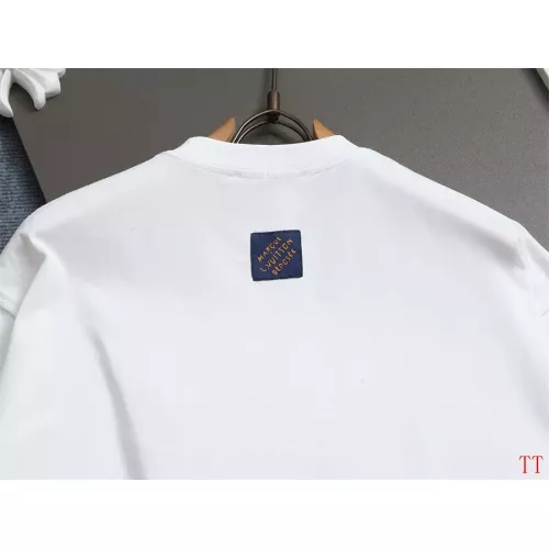 Replica Louis Vuitton LV T-Shirts Short Sleeved For Unisex #1355130 $39.00 USD for Wholesale