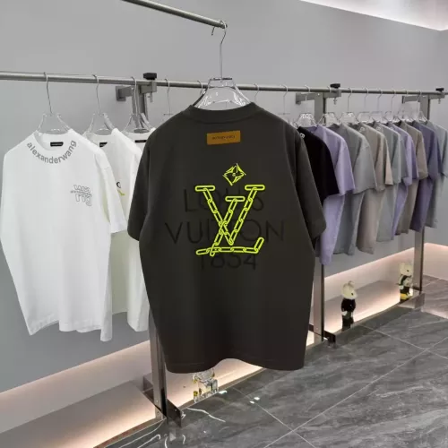 Replica Louis Vuitton LV T-Shirts Short Sleeved For Unisex #1355144 $42.00 USD for Wholesale