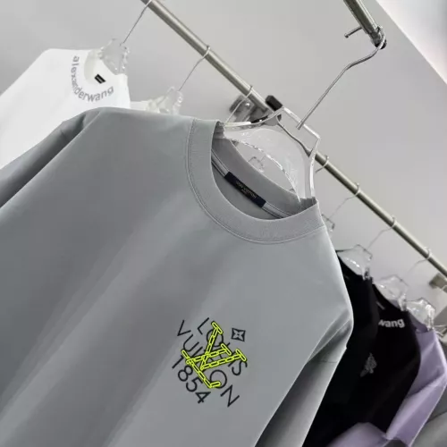 Replica Louis Vuitton LV T-Shirts Short Sleeved For Unisex #1355145 $42.00 USD for Wholesale
