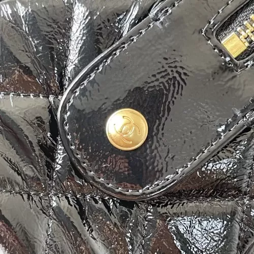 Replica Chanel AAA Quality Handbags For Women #1356142 $135.00 USD for Wholesale