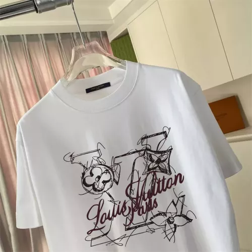 Replica Louis Vuitton LV T-Shirts Short Sleeved For Unisex #1358840 $42.00 USD for Wholesale
