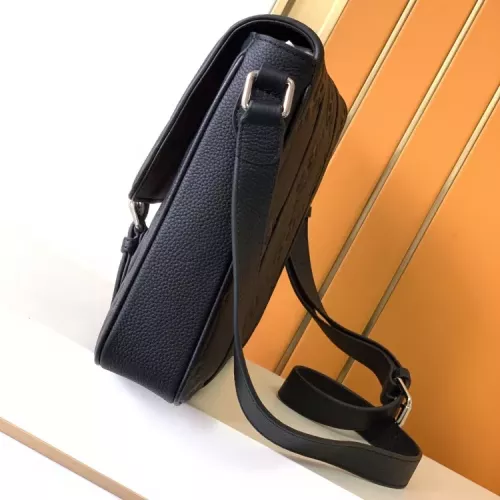 Replica Gucci AAA Man Messenger Bags #1359465 $132.00 USD for Wholesale