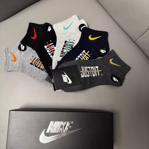 Replica Nike Socks #1360132 $25.00 USD for Wholesale
