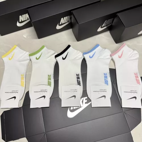Nike Socks For Women #1360319 $25.00 USD, Wholesale Replica Nike Socks