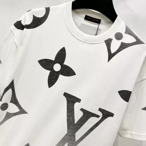 Replica Louis Vuitton LV T-Shirts Short Sleeved For Unisex #1361892 $40.00 USD for Wholesale