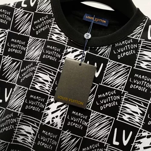 Replica Louis Vuitton LV T-Shirts Short Sleeved For Unisex #1361895 $40.00 USD for Wholesale