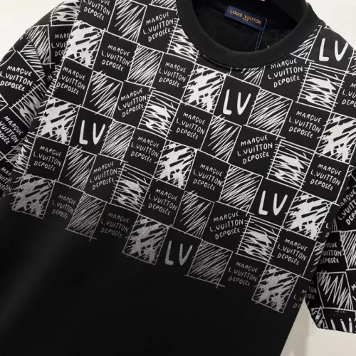 Replica Louis Vuitton LV T-Shirts Short Sleeved For Unisex #1361895 $40.00 USD for Wholesale