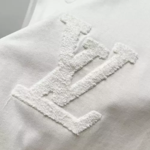 Replica Louis Vuitton LV T-Shirts Short Sleeved For Unisex #1361900 $40.00 USD for Wholesale