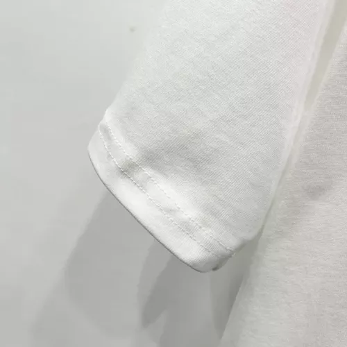 Replica Louis Vuitton LV T-Shirts Short Sleeved For Unisex #1361900 $40.00 USD for Wholesale