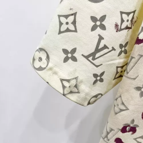 Replica Louis Vuitton LV T-Shirts Short Sleeved For Unisex #1361906 $41.00 USD for Wholesale