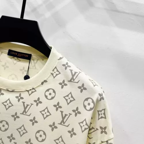 Replica Louis Vuitton LV T-Shirts Short Sleeved For Unisex #1361906 $41.00 USD for Wholesale