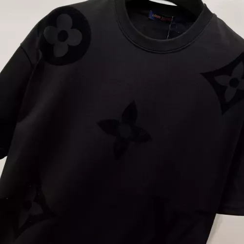 Replica Louis Vuitton LV T-Shirts Short Sleeved For Unisex #1361907 $41.00 USD for Wholesale