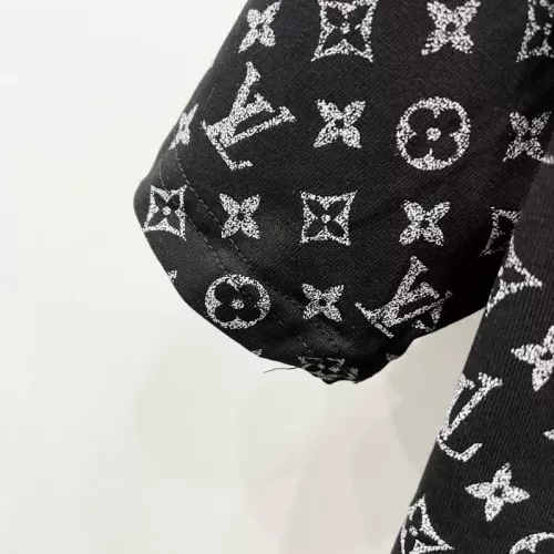 Replica Louis Vuitton LV T-Shirts Short Sleeved For Unisex #1361918 $40.00 USD for Wholesale
