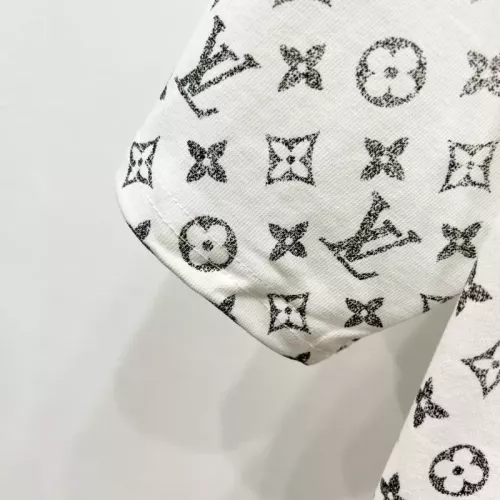 Replica Louis Vuitton LV T-Shirts Short Sleeved For Unisex #1361919 $40.00 USD for Wholesale