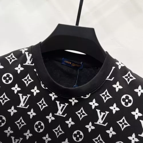 Replica Louis Vuitton LV T-Shirts Short Sleeved For Unisex #1361920 $40.00 USD for Wholesale