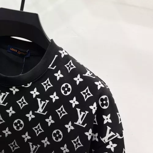 Replica Louis Vuitton LV T-Shirts Short Sleeved For Unisex #1361920 $40.00 USD for Wholesale