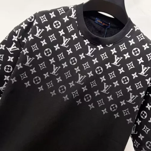 Replica Louis Vuitton LV T-Shirts Short Sleeved For Unisex #1361920 $40.00 USD for Wholesale