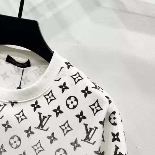 Replica Louis Vuitton LV T-Shirts Short Sleeved For Unisex #1361921 $40.00 USD for Wholesale