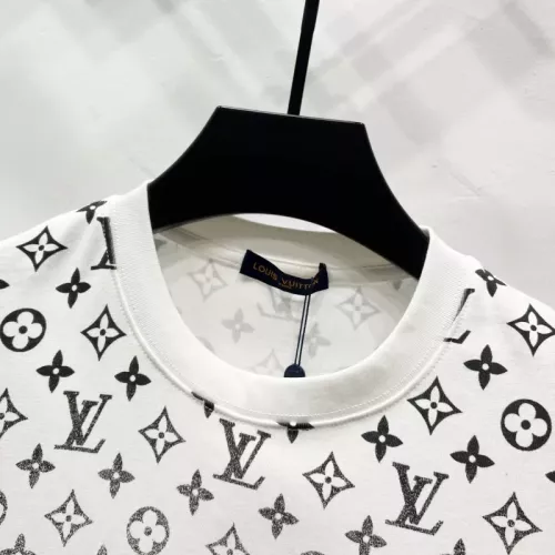 Replica Louis Vuitton LV T-Shirts Short Sleeved For Unisex #1361921 $40.00 USD for Wholesale