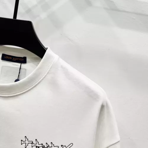 Replica Louis Vuitton LV T-Shirts Short Sleeved For Unisex #1361923 $40.00 USD for Wholesale