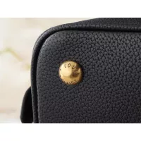 $56.00 USD Louis Vuitton Messenger Bags For Women #1356286