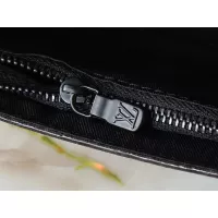 $56.00 USD Louis Vuitton Messenger Bags For Women #1356299