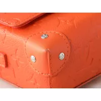 $56.00 USD Louis Vuitton Messenger Bags For Women #1356301