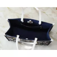 $80.00 USD Louis Vuitton AAA Quality Handbags For Women #1357953