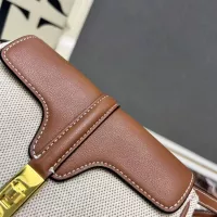 $82.00 USD Celine AAA Quality Messenger Bags For Women #1358770