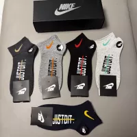 $25.00 USD Nike Socks #1360132