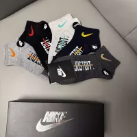 $25.00 USD Nike Socks #1360132
