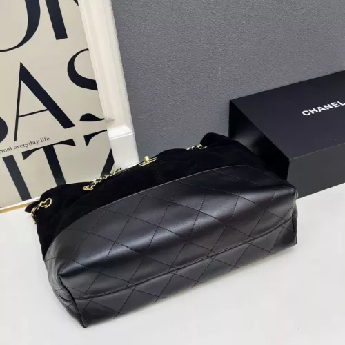 Replica Chanel AAA Quality Shoulder Bags For Women #1363884 $96.00 USD for Wholesale