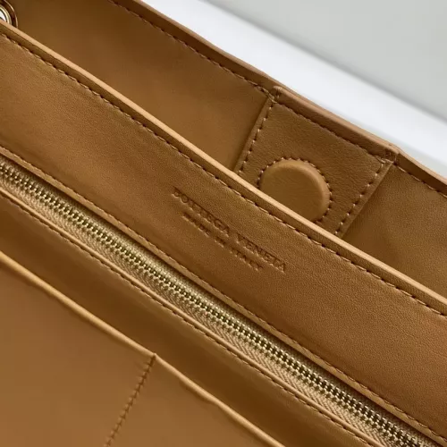 Replica Bottega Veneta BV AAA Quality Handbags For Women #1363947 $108.00 USD for Wholesale