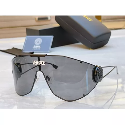 Versace AAA Quality Sunglasses #1366802