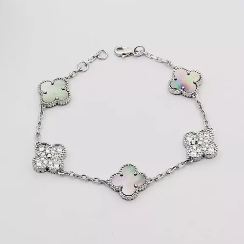 Van Cleef &amp; Arpels Bracelets For Women #1371287 $29.00 USD, Wholesale Replica Van Cleef &amp; Arpels Bracelets