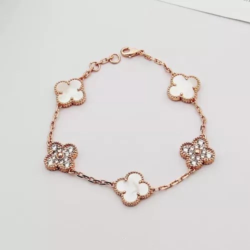 Van Cleef &amp; Arpels Bracelets For Women #1371300 $29.00 USD, Wholesale Replica Van Cleef &amp; Arpels Bracelets